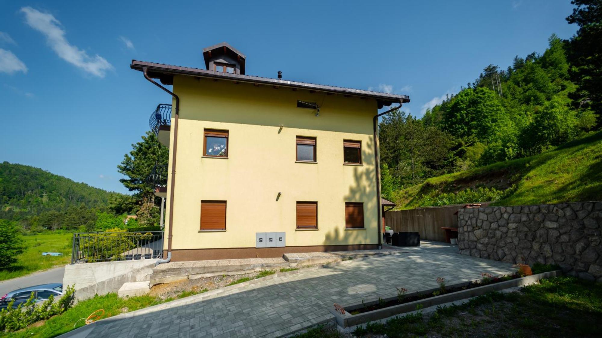 Specious Apartment Manitu In Forest Countryside Fužine المظهر الخارجي الصورة